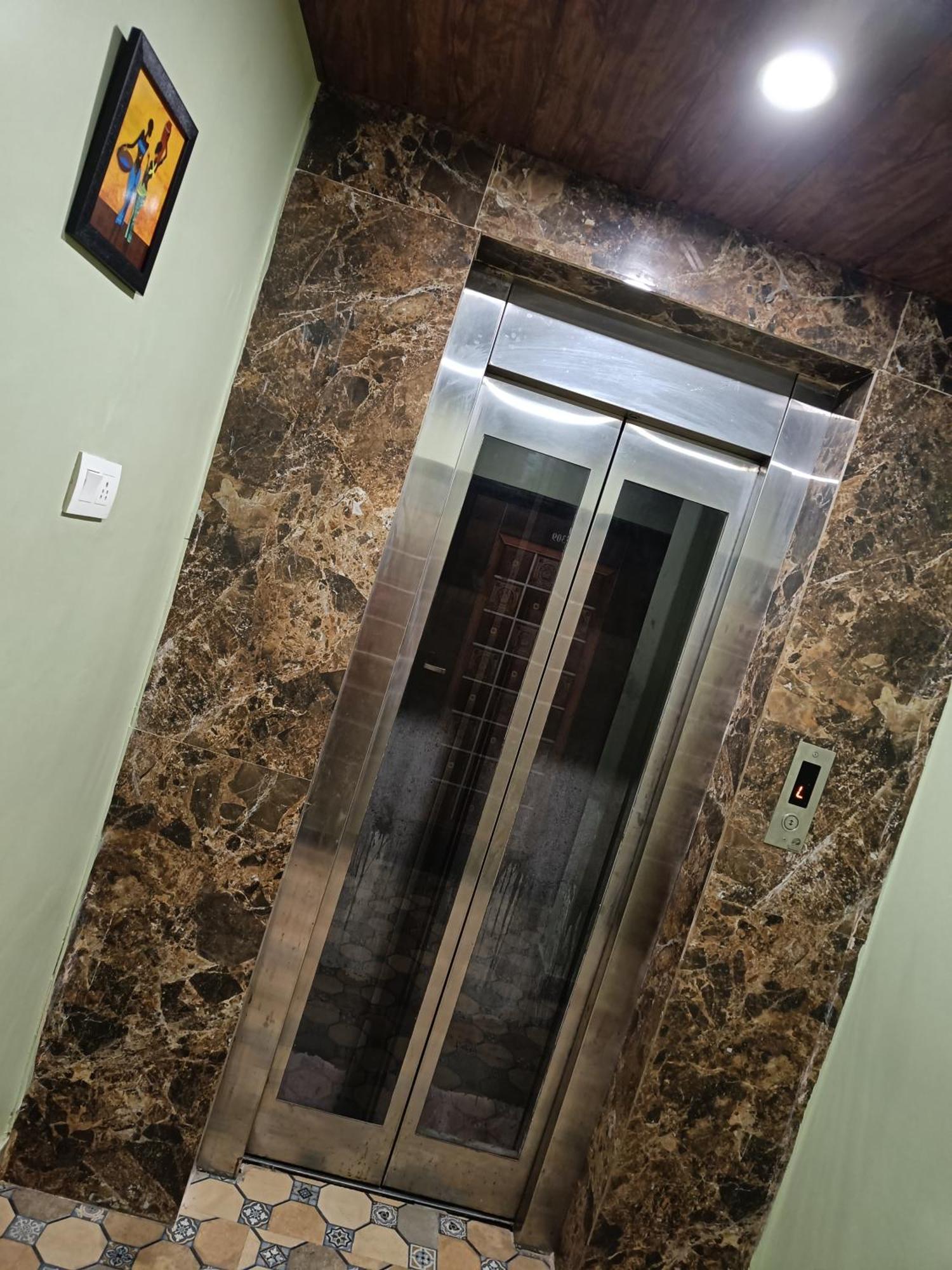 Pragya International Hotel Váránaszi Kültér fotó
